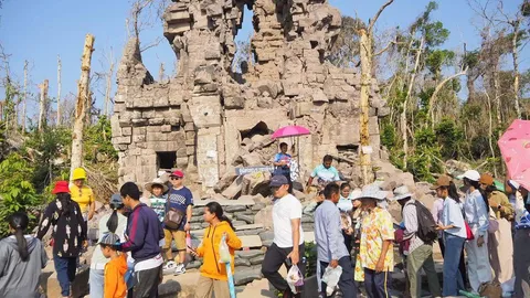 นักท่องเที่ยววันละพันคน เข้าชมปราสาทตาควาย-เนิน 350