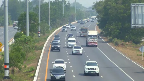 สายเอเชียเริ่มหนาแน่น ประชาชนทยอยเดินทางกลับกรุง ไปทำงานหลังหยุดยาวสงกรานต์