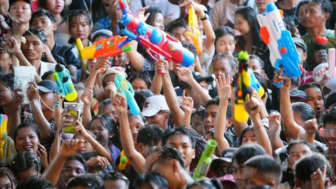 สงกรานต์ไทย 69 เงินสะพัด 3 หมื่นล้าน! ผู้ว่าฯ ททท. ปลื้มคนไทย-ต่างชาติเที่ยวคึกคักทั่วประเทศ