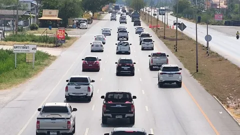 ถนนมิตรภาพ - สาย 304 ช่วงบ่ายรถเพิ่มขึ้น คนทยอยเดินทางกลับ กทม. ต่อเนื่อง