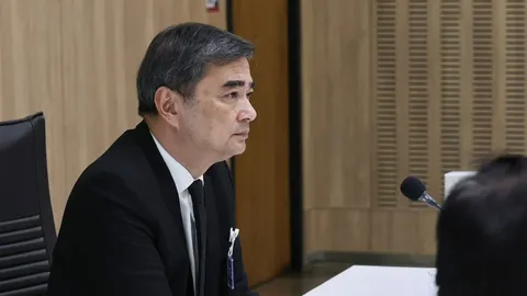 “อภิสิทธิ์” ฉะรัฐบาลแก้วิกฤติพลังงาน-ของแพงไม่ตรงจุด ติงนายกฯ ติดบริหารแบบเอกชน