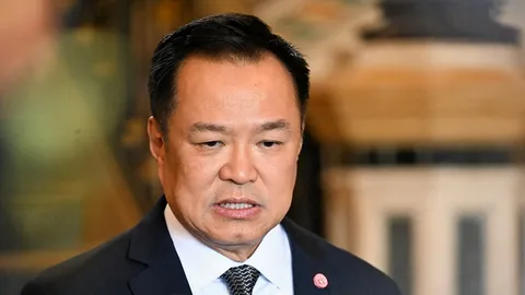 "อนุทิน" ยันลุย "คนละครึ่ง" เมิน "ไหม" ท้วงไม่เหมาะ ปชน. สับใจดีผู้รับเหมา หวั่นประโยชน์ทับซ้อน