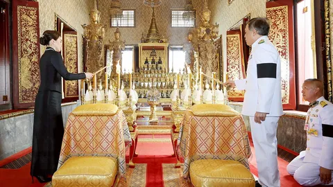 ในหลวง-ราชินี เสด็จพิธีสงกรานต์ ทรงไปบำเพ็ญพระราชกุศล สรงน้ำพระบรมอัฐิ-พระอัฐิ