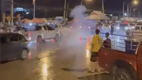 ส่งท้ายสงกรานต์ วัยรุ่นยกพวกตี-ขว้างระเบิดปิงปอง คาดปมลวนลามสาว