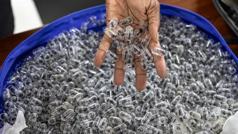 เคนยาตัดสินจำคุกหนุ่มจีน 1 ปี ลอบขนมดราชินีกว่า 2,000 ตัว ส่งขายตลาดมืดต่างประเทศ