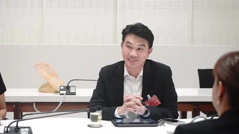 “อภิมุข” สวนกลับ “รัชดา” ไม่ต้องรีบเอาใจนายใหม่จนลืมหาข้อมูล ยืนยันรัฐบาลจุดงบประมาณไม่สมสัดส่วน 