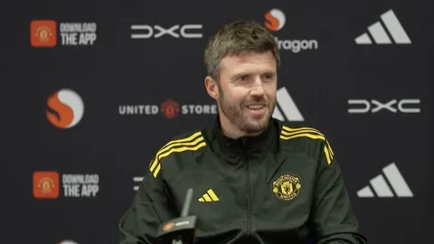 คาร์ริคมั่นใจผีแดงพร้อมบุกเชลซี รับผิดหวังโทษแบนแม็กไกวร์ แต่ต้องเดินหน้าต่อ