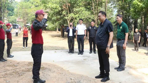 “สุชาติ” ให้กำลังใจเจ้าหน้าที่สถานีควบคุมไฟป่าภูพิงค์ ชมทุ่มเท-เสียสละ