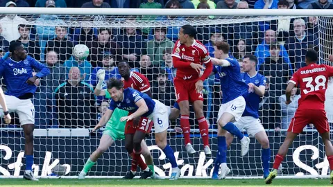 ผลบอลเมื่อคืน ลิเวอร์พูล บุกดับ เอฟเวอร์ตัน นาทีบาป ศึกพรีเมียร์ลีก