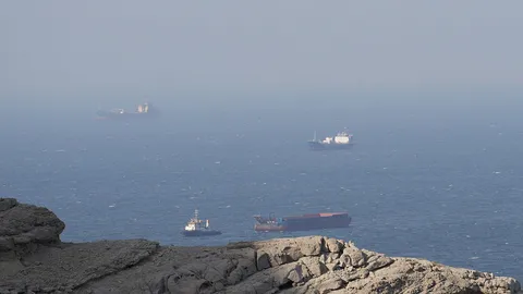 "อิหร่าน" ประกาศขู่จะโจมตีเรือทุกลำที่ไม่ขออนุญาตผ่าน "ฮอร์มุซ" คนไทยลุ้นราคาน้ำมันลดอีก