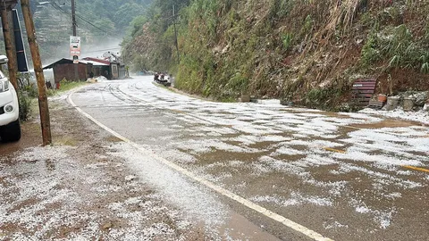 เชียงใหม่อ่วม ลูกเห็บถล่ม บ้านเรือนพังเสียหาย กรมอุตุฯ เตือนภัย "พายุฤดูร้อน"