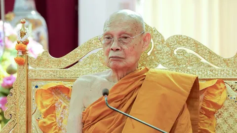 ประวัติ "พระพรหมมุนี" ได้รับสถาปนาสมณศักดิ์ เป็น "สมเด็จพระราชาคณะ"