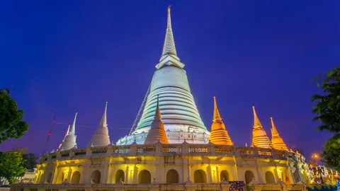 ปักหมุดเที่ยวงานใต้ร่มพระบารมี 244 ปี กรุงรัตนโกสินทร์ ณ วัดประยูรฯ ชมโขน-ดนตรีดังฟรีตลอดงาน