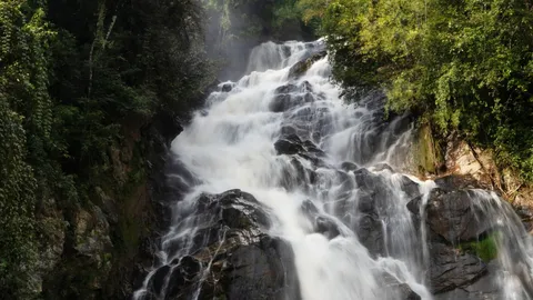 หนีร้อนไปพึ่งเย็น ปักหมุด 10 น้ำตกเชียงใหม่ เที่ยวคลายร้อน ชุ่มฉ่ำใจรับซัมเมอร์