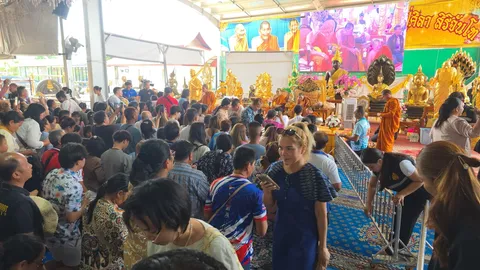 เมินดราม่า ลูกศิษย์แห่กราบ "หลวงปู่ศิลา" แน่นวัดสวนธรรมปีติ