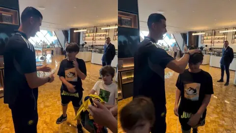 สานฝันตัวน้อย! “คริสเตียโน โรนัลโด้” ไม่เมินแฟนเด็ก เซ็นเสื้อ-ทำท่า “Siuuu” ตามคำขอแฟนเด็กสุดปลื้ม