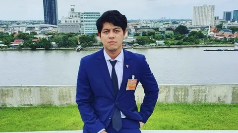เดือด ผู้ช่วยเลขา ปชน. ด่าสื่อไทยปัญญาอ่อน เล่นข่าวพรรคส้มแตกเกินจริงหวังเอนเกจ