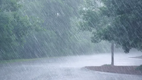 เตือน 56 จังหวัดรวม กทม. เตรียมรับมือพายุฤดูร้อน เจอฝนหนัก ลมแรง 23-25 เม.ย.
