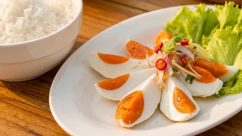 แจกสูตร "วิธีทำไข่เค็ม" ทำกินง่าย ทำขายเริ่ด พร้อมเคล็ดลับไข่แดงสวย มันเยิ้ม