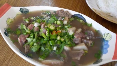 ตำนานต้มพุงวัวตลาดเพียร (เจ้าเก่า) ของดีเมืองพัทลุง ตุ๋นเตาถ่านสุดเปื่อย สืบทอดความอร่อยกว่า 50 ปี