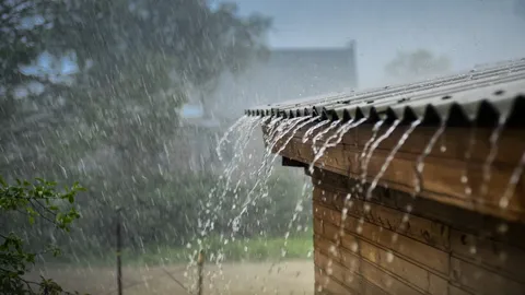 ประกาศฉบับ 5 เตือนพายุฤดูร้อน เช็กรายชื่อจังหวัดเตรียมรับมือ "ฝนตกหนัก"