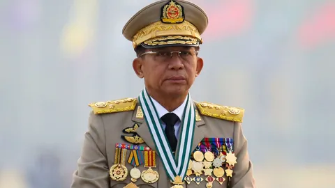 "มิน อ่อง หล่าย" ประกาศกฎอัยการศึก 60 อำเภอทั่วเมียนมา 