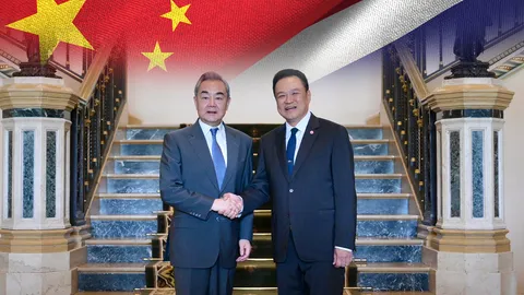 ถอดรหัส “หวัง อี้” เยือนไทย ดับไฟขัดแย้งกัมพูชา ย้ำอิทธิพลจีนคานอำนาจสหรัฐฯ 