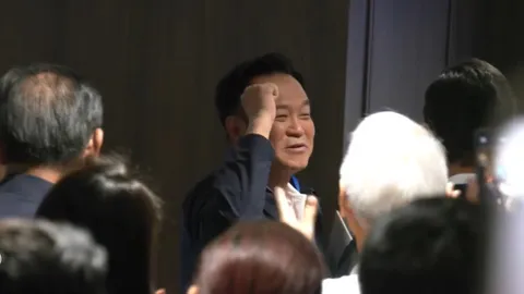 “อนุทิน” เต้นเพลง “พูดแล้วทำ” ประชุมใหญ่ภูมิใจไทย ย้ำพรรคต้องเป็นปึกแผ่น