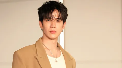 น่ารักเป็นเหตุ “ฟิล์ม ธนภัทร” แจงคลิปจูบปาก “อินทนนท์” สนิทกันจูบซ้ำได้