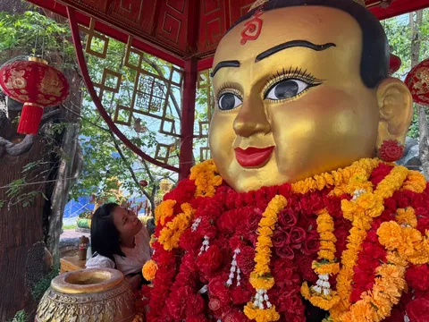 สาวแก้บน กุมารเจ้าสัวเฮง เข้าฝันให้โชค จุดประทัดได้เลขเด็ด งวด 2/5/69