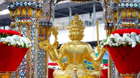 มูรับวันแรงงาน! ชี้พิกัด 3 สถานที่ขอพร งานรุ่ง เงินล้นฉบับคนเวลาน้อย