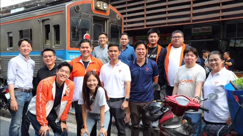 "พรรคประชาชน" ขน สส. ออนทัวร์รถไฟสายมหาชัย รับฟังเสียงสะท้อน