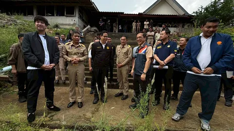 "สรรเพชญ" ลงพื้นที่นราธิวาส เร่งรัดโครงสร้างพื้นฐาน สั่งแก้จุดเสี่ยง-ขยายถนน