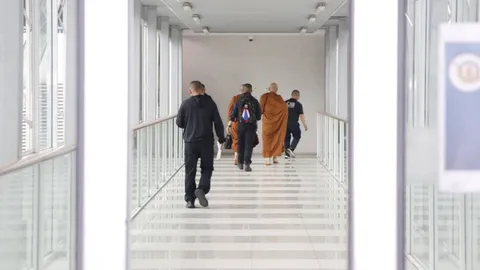 “พระคึกฤทธิ์” รับทราบข้อหา ยักยอกเงินวัด ทนายยื่นแย้ง ไม่ผิด ม.157