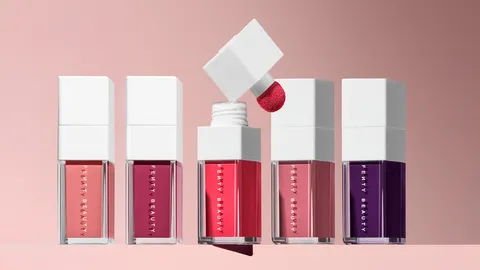FENTY BEAUTY SHAKE ‘N PLAY BUILDABLE LIQUID BLUSH เขย่า แตะแก้ม แล้วไปให้สุด