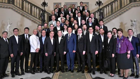 "หนู" คุย 35 เจ้าสัว-ซีอีโอ เสริมศักยภาพ-ลดอุปสรรค ลั่นรัฐ-เอกชนขับเคลื่อนเศรษฐกิจ