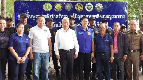 “โสภณ” ชูพลังความรัก-ความศรัทธา นำทางแก้ยาเสพติด พร้อมนำผู้บำบัดสาบานตน