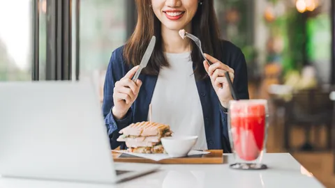 รีวิว กินอาหารเย็น 5 โมงเย็น 1 เดือนเต็ม พุงยุบ หลับสบาย บอกลาอาการกรดไหลย้อน