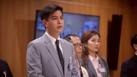 ปชน. ยื่น 6 ร่างกฎหมายที่ ครม.ปัดตก กลับเข้าสภาฯ “พริษฐ์” เผยยื่นร่างแก้ ม.256 ไม่เกินสัปดาห์หน้า