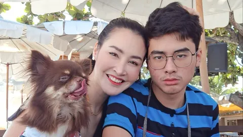 โตเป็นหนุ่มแล้ว! "น้องเซย์เดย์" ลูกชาย "ษา วรรณษา" ในวัย 20 ปี แม่โพสต์ร่ายยาวลูกคือดวงใจ
