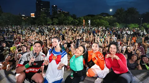 ฮาย อาภาพร สุดม่วน! ทำสวนจตุจักรคึกคัก พาคนออกสเต็ป “แอโรบิกมักม่วนหน้าฮ้าน”