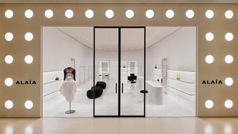 “Alaïa”เปิดบูติกแห่งแรกในประเทศไทย สถาปัตยกรรมและแฟชั่นหลอมรวมเป็นหนึ่งเดียว