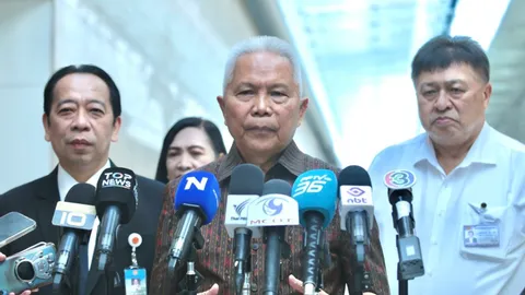 “โสภณ” เผย ถกแก้รัฐธรรมนูญ มิ.ย.-บรรจุญัตติเงินกู้ 4 แสนล้าน ต้องรอฟังศาล รธน.