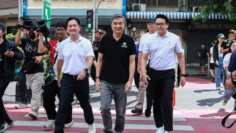 “อนุชา-อภิสิทธิ์” ลุยพื้นที่สุขุมวิท มองเป็นเรื่องดี คนลงแข่งผู้สมัครผู้ว่าฯ กทม. มาก