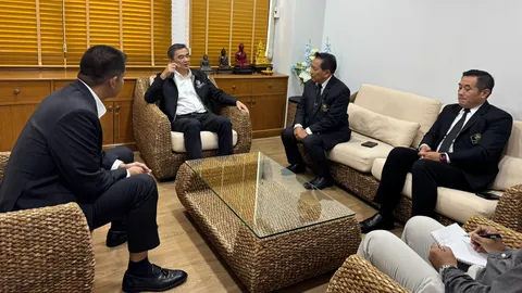 “อภิสิทธิ์-ชัยชนะ” ถกสมาคม อบต. ดันรายได้ท้องถิ่น-ศึกษาตั้งกระทรวงท้องถิ่น