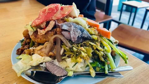 อดีตเชฟไทยในออสเตรียทิ้งเตาต่างแดนคืนถิ่น เปิดร้านข้าวแกงบุฟเฟต์ราคา 39 บาท ช่วยลดค่าครองชีพ