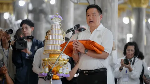 “นายกฯ อนุทิน” นำพุทธศาสนิกชนทอดผ้าป่าสามัคคี ส่งเสริมการท่องเที่ยว “วัดถ้ำเสือ จังหวัดกระบี่”