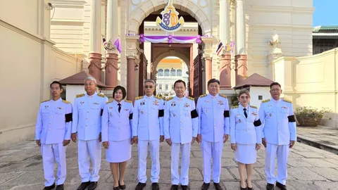 ปลัดกรุงเทพมหานคร นำคณะผู้บริหารลงนามถวายพระพรชัยมงคล สมเด็จพระนางเจ้าฯ พระบรมราชินี