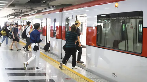 คนใช้ “ไทยช่วยไทย พลัส” คึกคัก ย้ำใช้จ่ายค่ารถไฟฟ้า รถโดยสาร เรือด่วนเจ้าพระยาได้