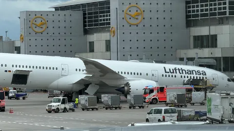 ระทึก! ล้อหน้าโบอิ้ง 787 ทรุดพังกลางสนามบินแฟรงก์เฟิร์ต เจ้าหน้าที่เจ็บหลายราย